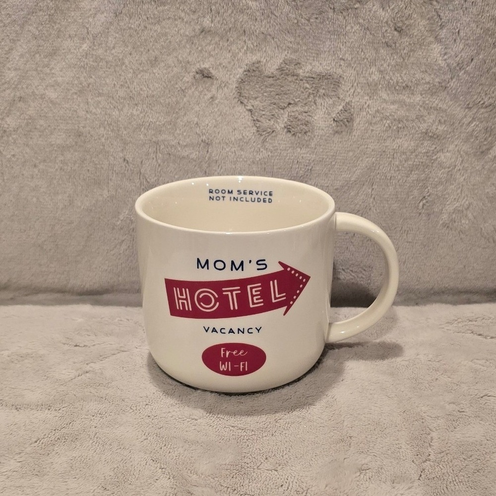 Threshold Moms Hotel Vacancy Stoneware Coffee Mug White Red Retro Graphic 3.5"